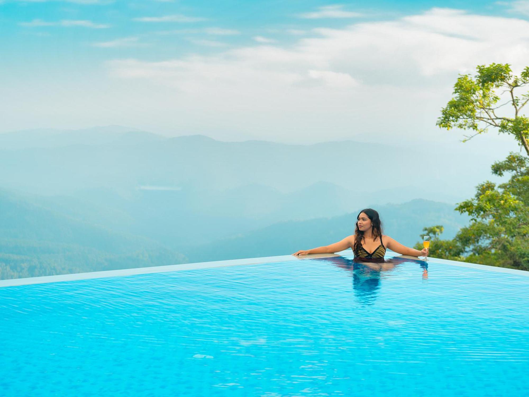 Le Montfort Resort Мунар Екстериор снимка