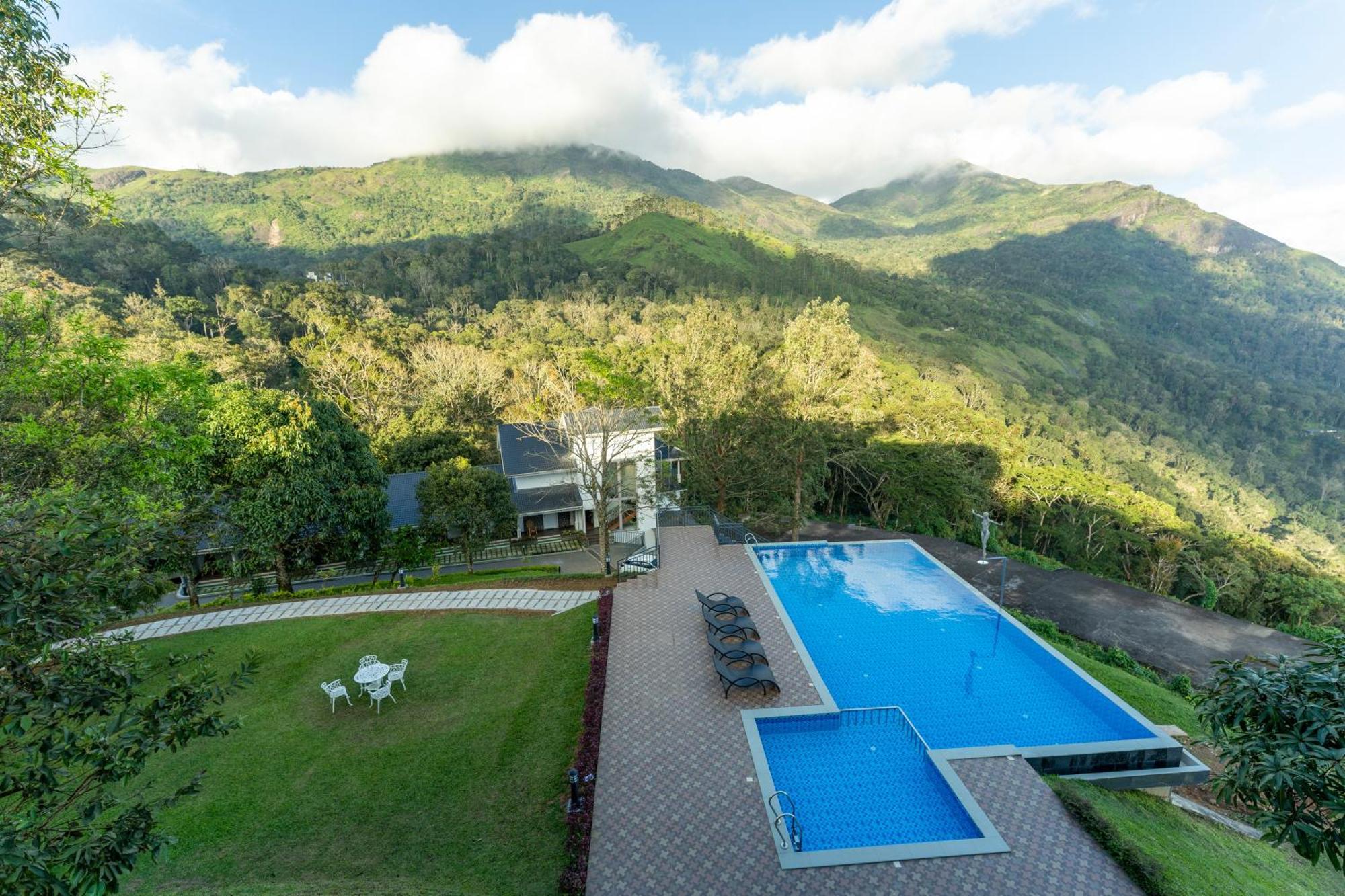 Le Montfort Resort Мунар Екстериор снимка