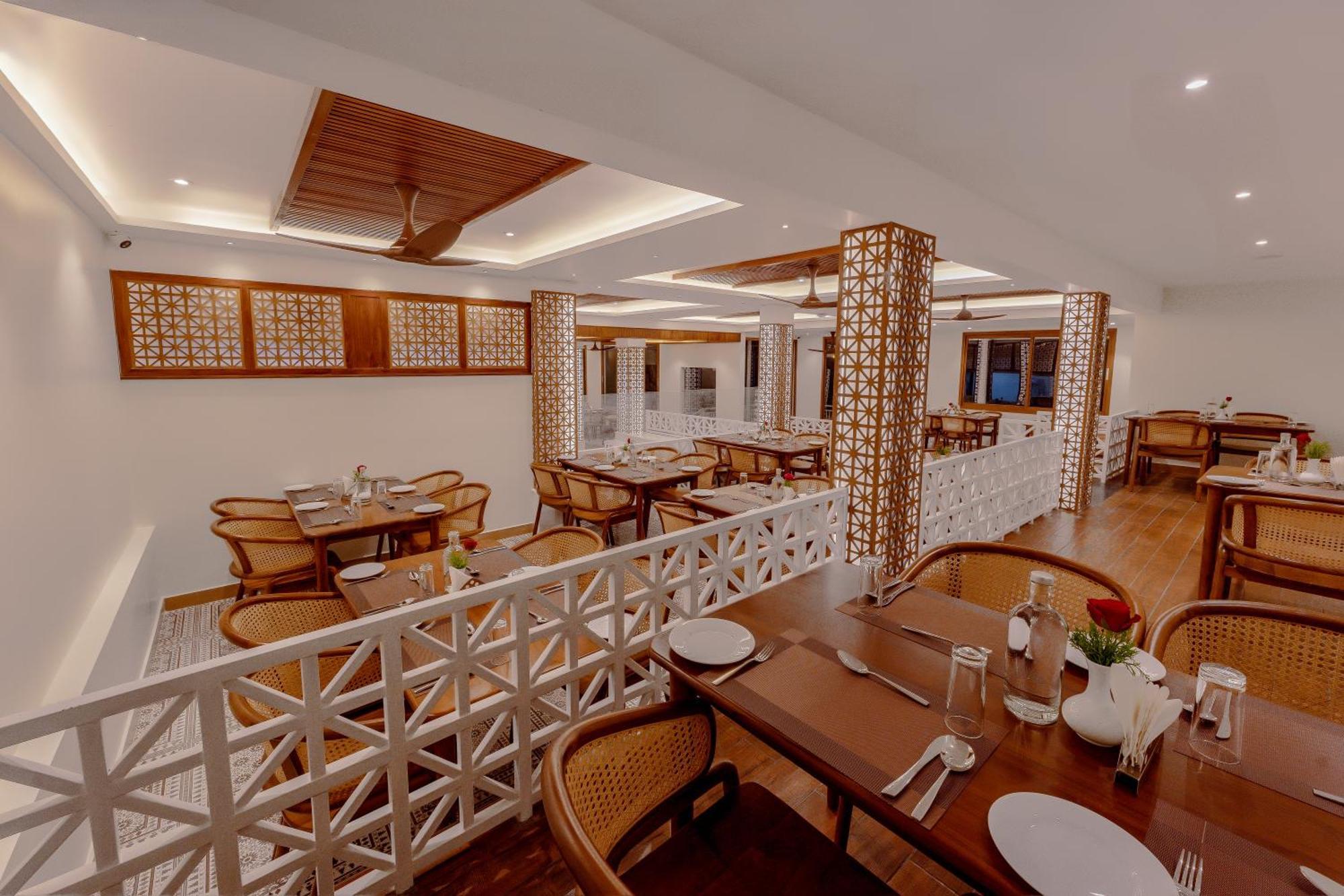Le Montfort Resort Мунар Екстериор снимка
