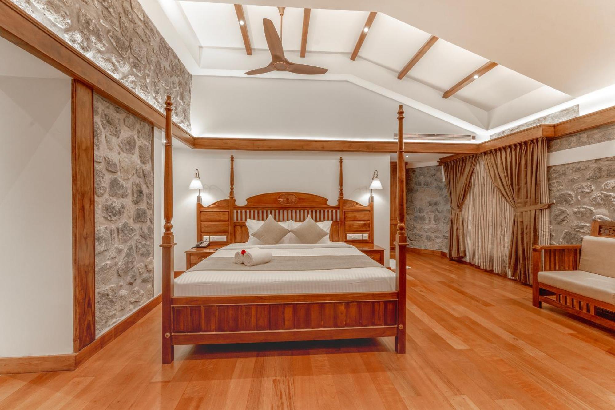 Le Montfort Resort Мунар Екстериор снимка