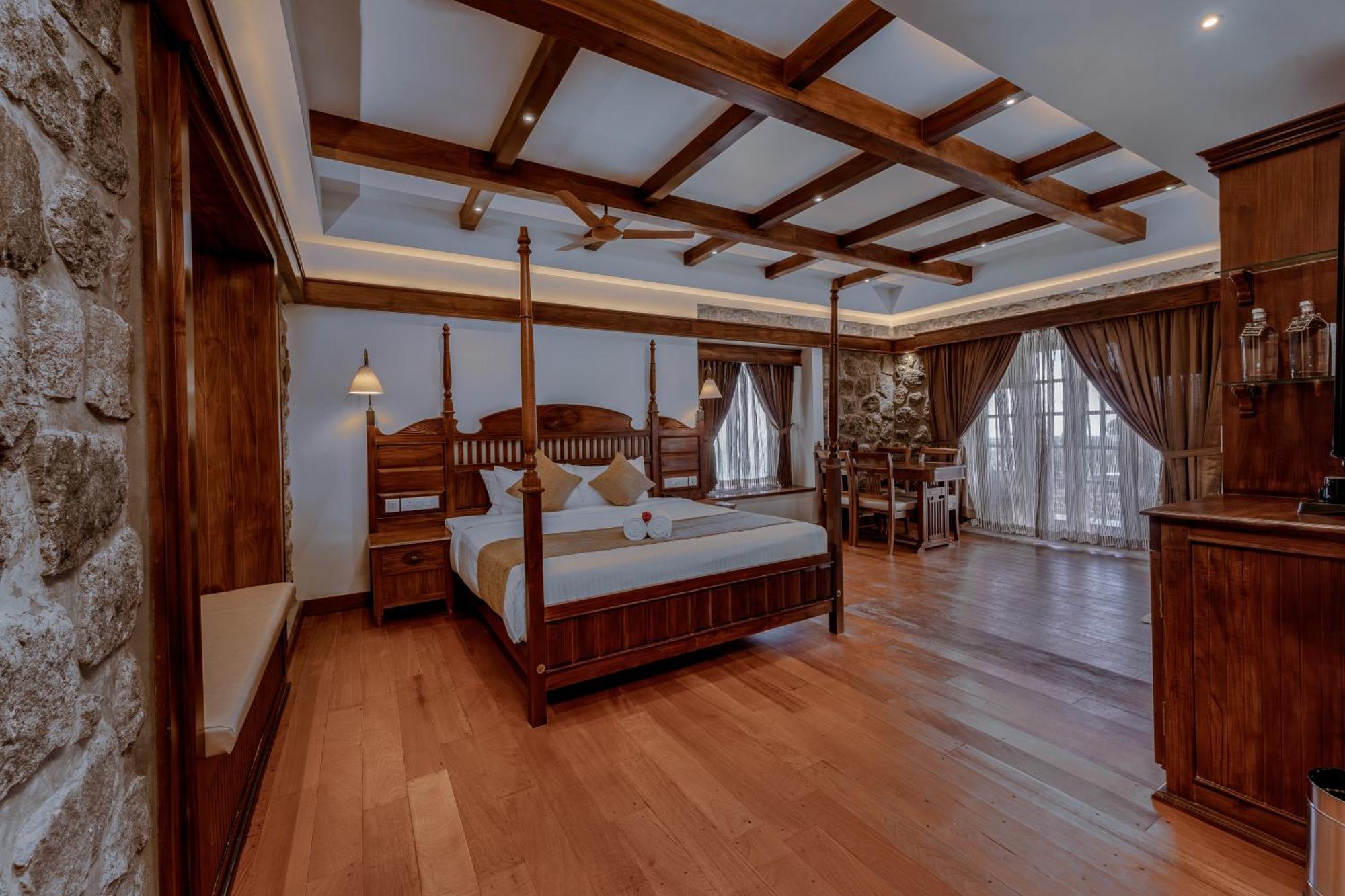 Le Montfort Resort Мунар Екстериор снимка