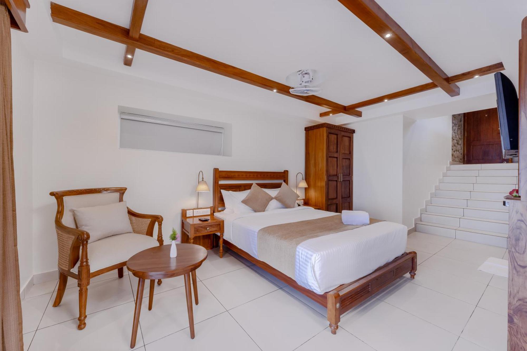 Le Montfort Resort Мунар Екстериор снимка