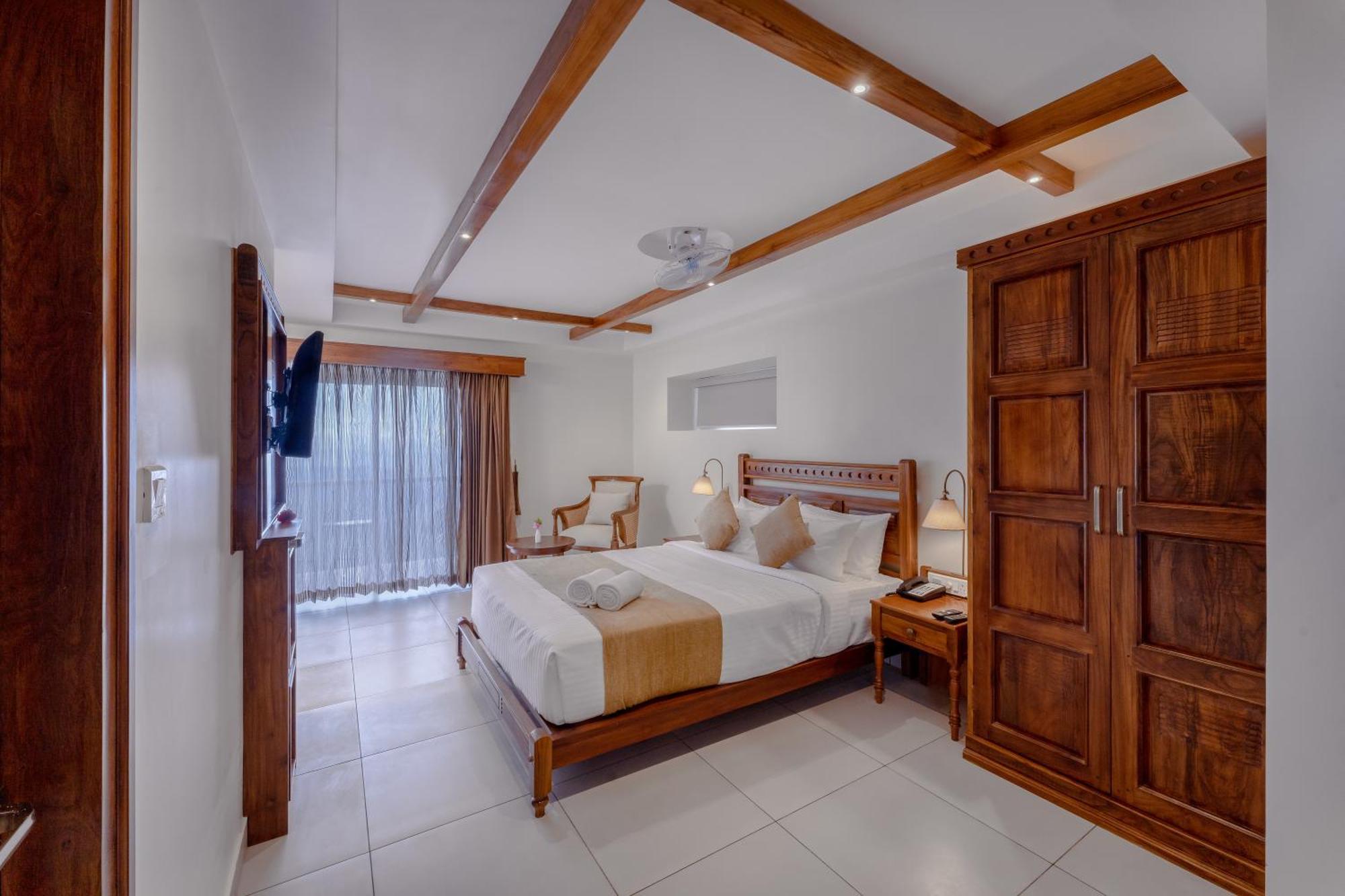 Le Montfort Resort Мунар Екстериор снимка