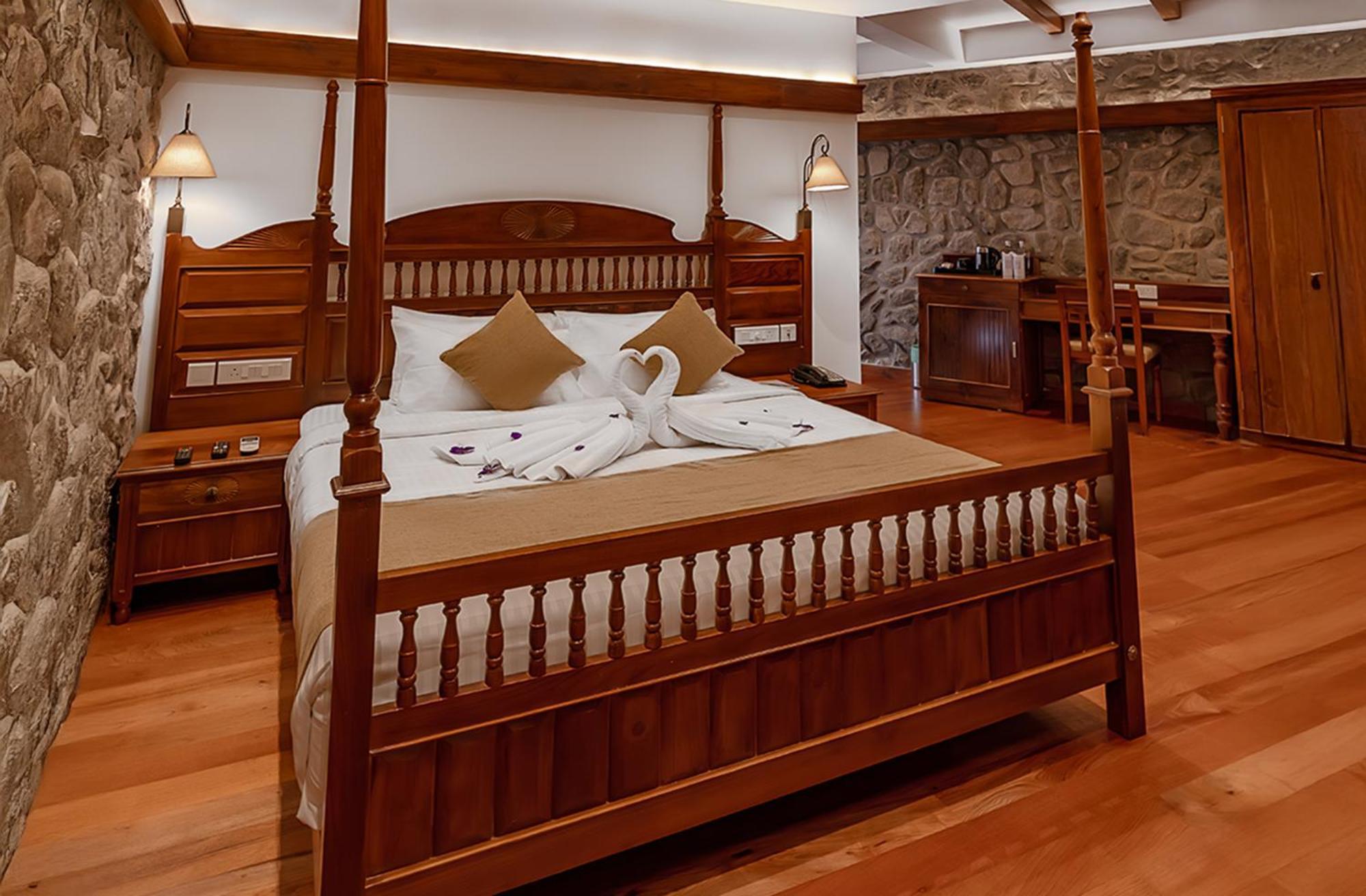 Le Montfort Resort Мунар Екстериор снимка